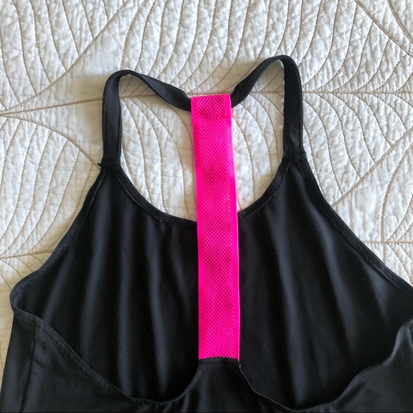 5/$35🍑 FABLETICS Black and Pink Tansy Tank - Picture 5 of 6